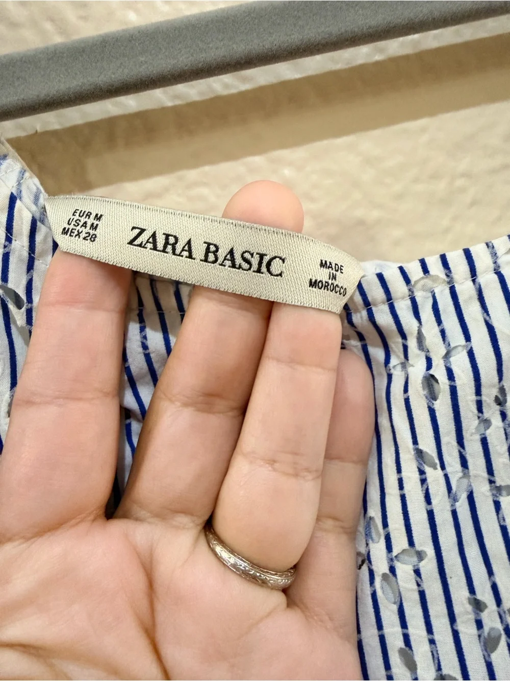 Zara Basic Blue White Striped Eyelet Cutwork Crop Top Puff Sleeve Size Medium